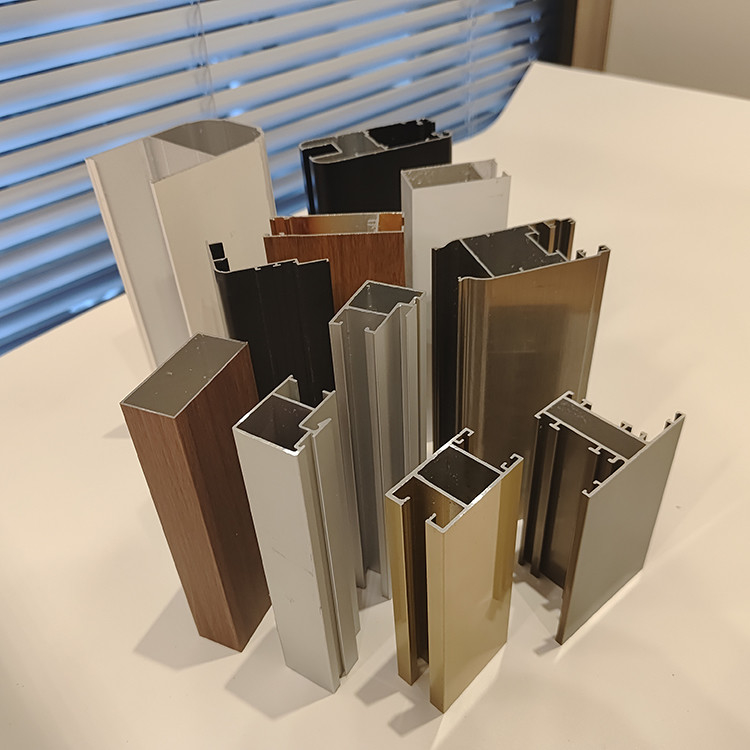 Profil d'extrusion d'aluminium personnalisé pour fenêtres et portes