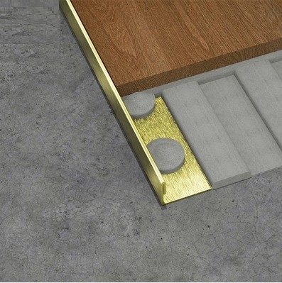 Corner de découpage de tuiles en aluminium avec perforation de processus profond Perçage de précision de coupe CNC