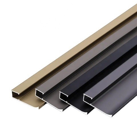 Profil de jupe en alliage d'aluminium personnalisé pour la décoration en couleur
